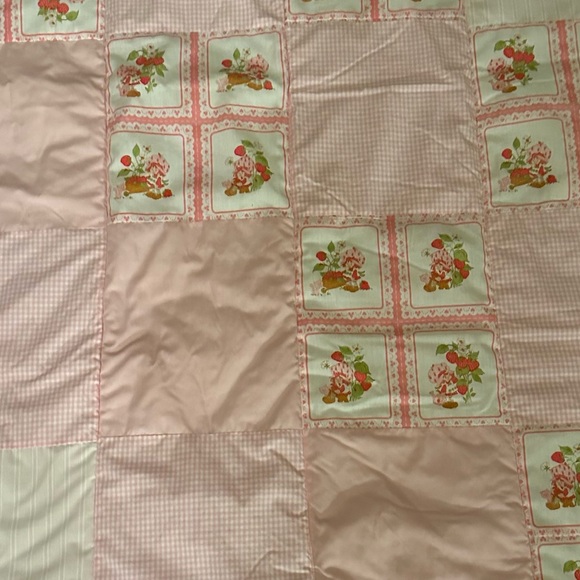 Other - Strawberry ShortCake Blanket ~ Excellent Condition